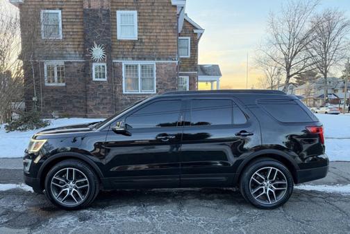 Black 2016 Ford Explorer Sport