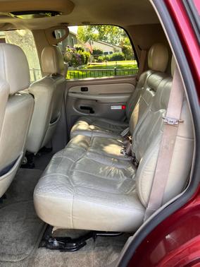 Red 2002 Chevrolet Tahoe LT