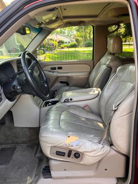 Red 2002 Chevrolet Tahoe LT