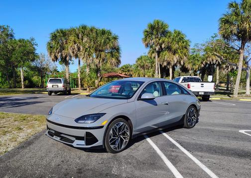 2023 Hyundai IONIQ 6 SEL