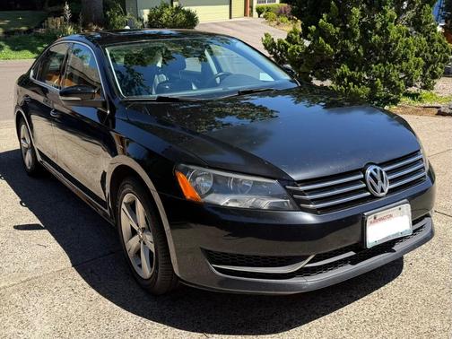 Black 2013 Volkswagen Passat 2.5 SE