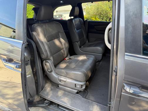Gray 2012 Honda Odyssey EX-L