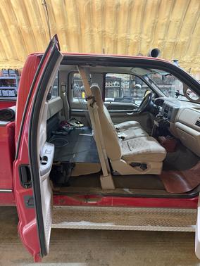 Red 1999 Ford F-250 XL SuperCab Super Duty