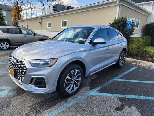 Photo 2 of 22 of 2022 Audi Q5 Sportback S line Premium Plus