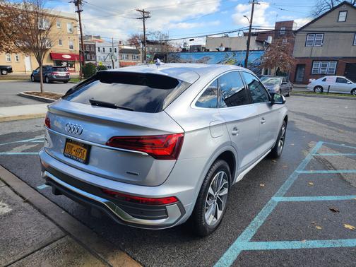 Photo 1 of 22 of 2022 Audi Q5 Sportback S line Premium Plus