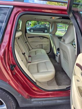 Red 2013 Volvo XC70 T6 Platinum
