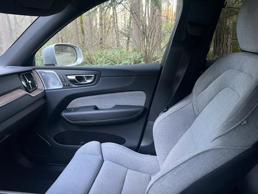 2022 Volvo XC60 Recharge Plug-In Hybrid T8 Inscription