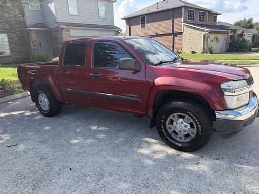 Red 2005 Chevrolet Colorado Z71