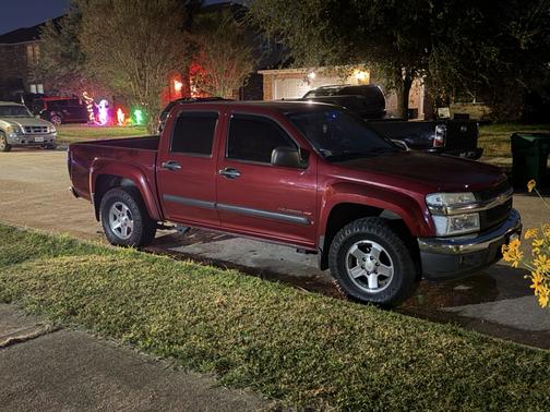 Red 2005 Chevrolet Colorado Z71