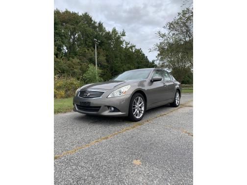 2012 INFINITI G37 x