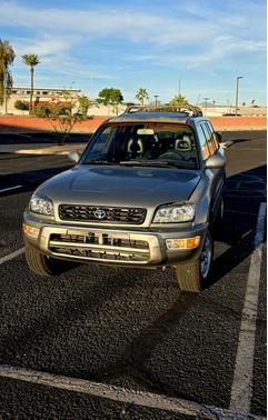 2000 Toyota RAV4 Base