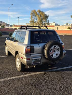 2000 Toyota RAV4 Base