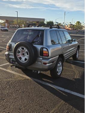 2000 Toyota RAV4 Base