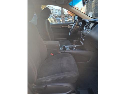 2016 Nissan Pathfinder SV