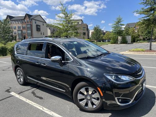 2019 Chrysler Pacifica Hybrid Limited