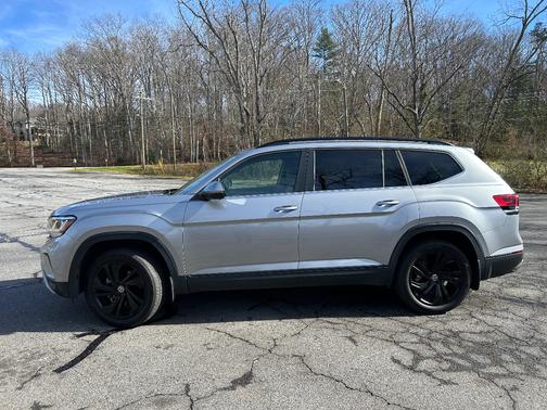 2022 Volkswagen Atlas 3.6L SE w/Technology