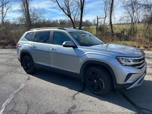 2022 Volkswagen Atlas 3.6L SE w/Technology