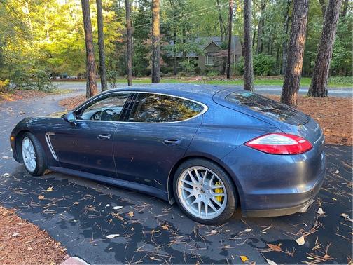 2010 Porsche Panamera Panamera Turbo
