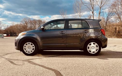 2009 Scion xD Base