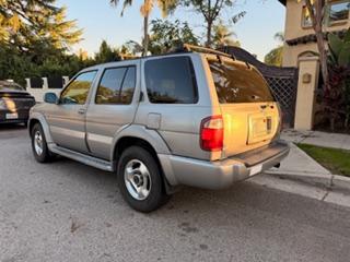 2001 INFINITI QX4 Base