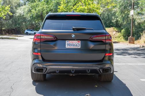 Black 2022 BMW X5 xDrive40i