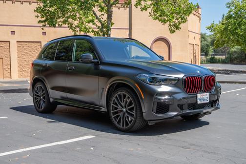 Black 2022 BMW X5 xDrive40i