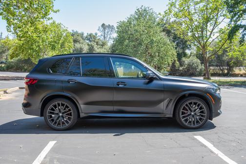 Black 2022 BMW X5 xDrive40i