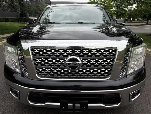 2017 Nissan Titan SV