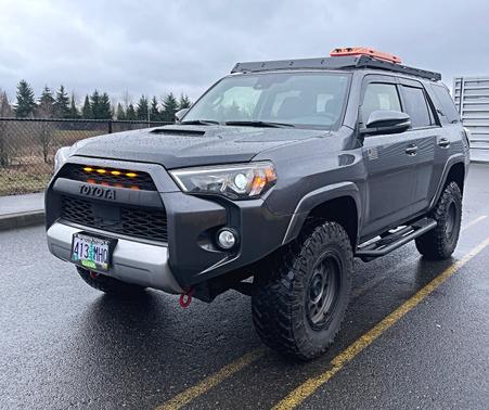 Photo 2 of 12 of 2020 Toyota 4Runner TRD Off Road Premium