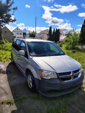 Gray 2012 Dodge Grand Caravan SXT