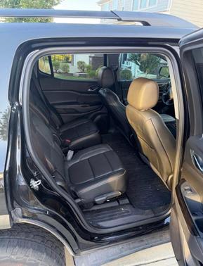Black 2021 GMC Acadia AT4