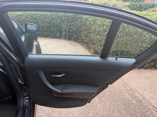 Black 2011 BMW 328 i