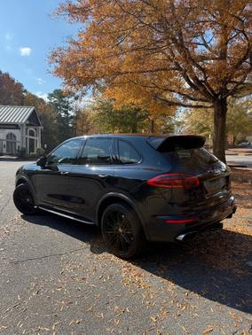 2016 Porsche Cayenne Cayenne Turbo