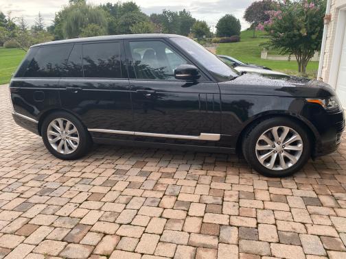 Photo 1 of 2 of 2016 Land Rover Range Rover 3.0L Supercharged HSE