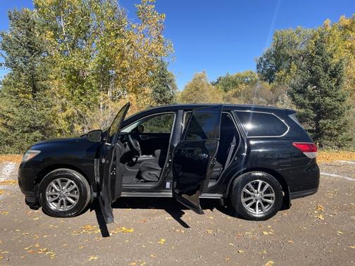 2013 Nissan Pathfinder S