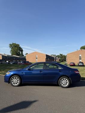 Blue 2010 Toyota Camry XLE