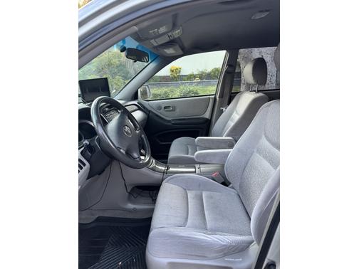 2003 Toyota Highlander Base