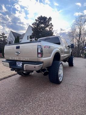 Gold 2014 Ford F-250 Lariat