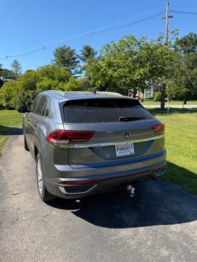 Gray 2023 Volkswagen Atlas Cross Sport 3.6L V6 SE w/Technolog