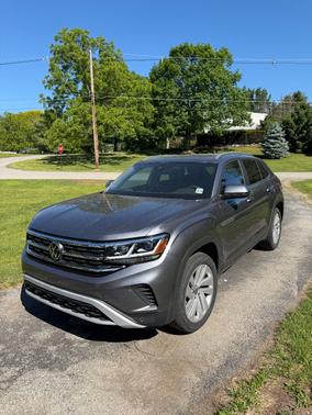 Gray 2023 Volkswagen Atlas Cross Sport 3.6L V6 SE w/Technolog