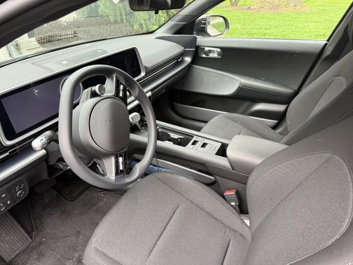 2025 Hyundai IONIQ 6 SE Standard Range