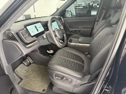 2023 Rivian R1S Adventure Quad-Motor Large Package