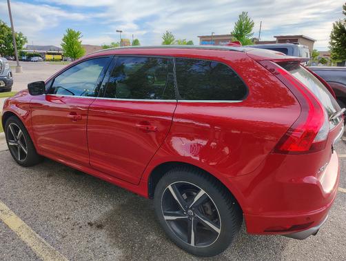 Red 2016 Volvo XC60 T6 R-Design Platinum