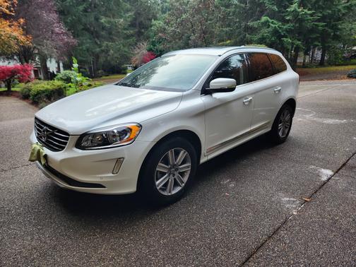 2016 Volvo XC60 T6 Drive-E
