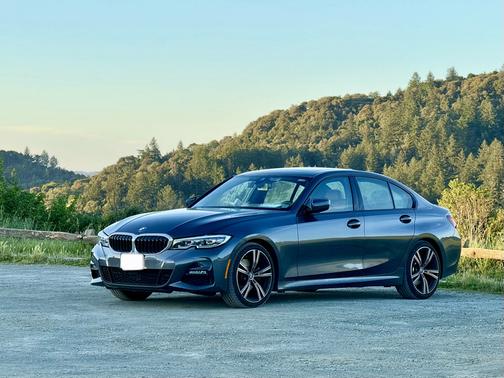 Gray 2022 BMW 330 i