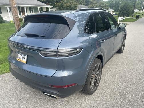 Blue 2019 Porsche Cayenne Cayenne