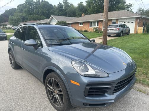 Blue 2019 Porsche Cayenne Cayenne