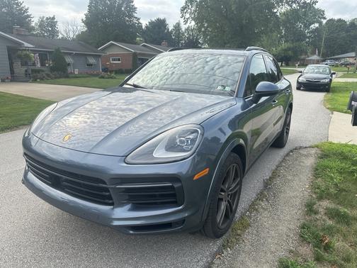 Blue 2019 Porsche Cayenne Cayenne