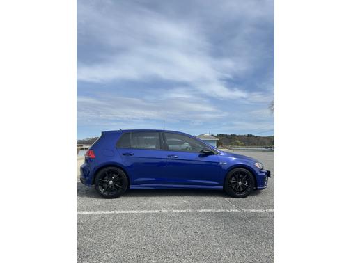 2016 Volkswagen Golf R 4-Door