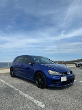 2016 Volkswagen Golf R 4-Door